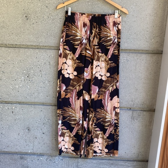 Amen by Nah “Bahia” Pant - Picture 11 of 14